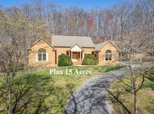 1007 Tuskegee Dr, Oak Ridge, TN 37830