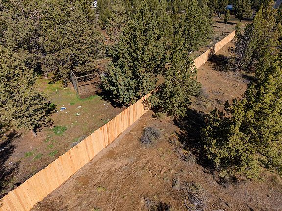 4th image of 3491 SE Umatilla Loop