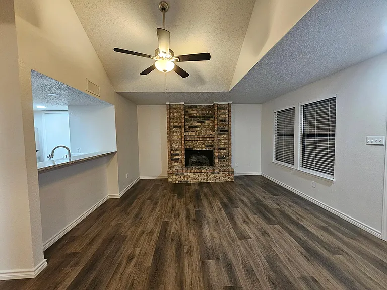 4616 Timber Run Dr — Photo 3