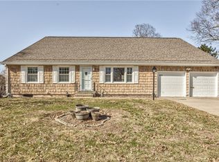 9010 Western Hills Dr, Kansas City, MO 64114