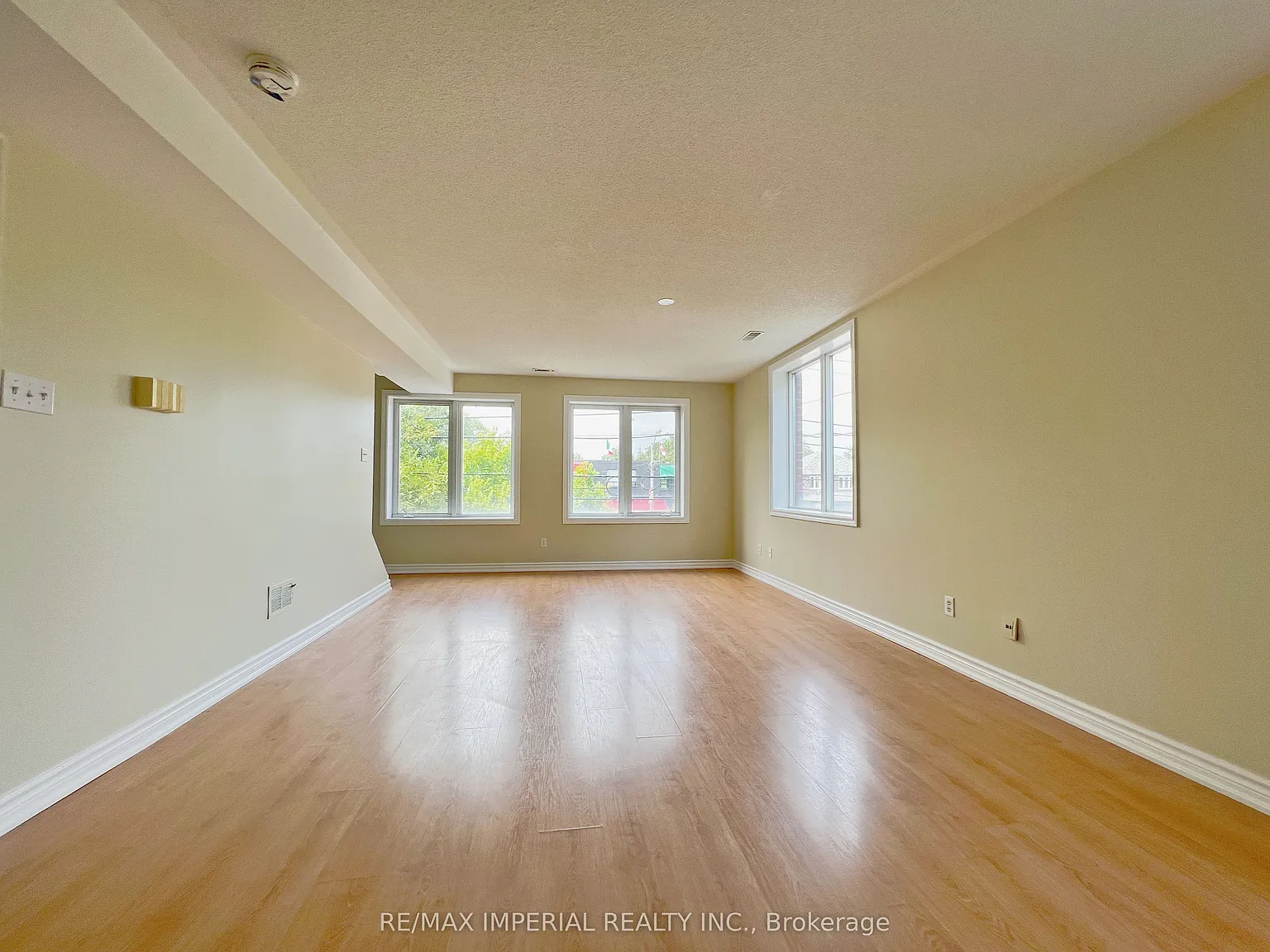 3 bed, $3,800 — Photo 4