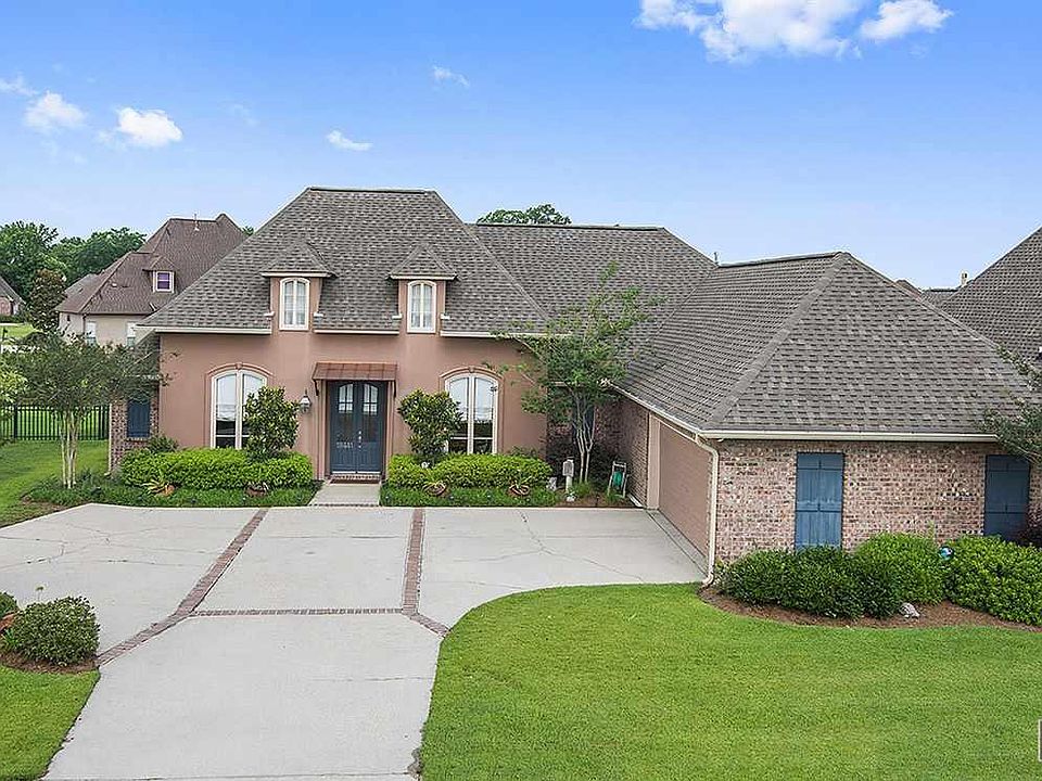 1st image of 18441 Lake Harbor Ln