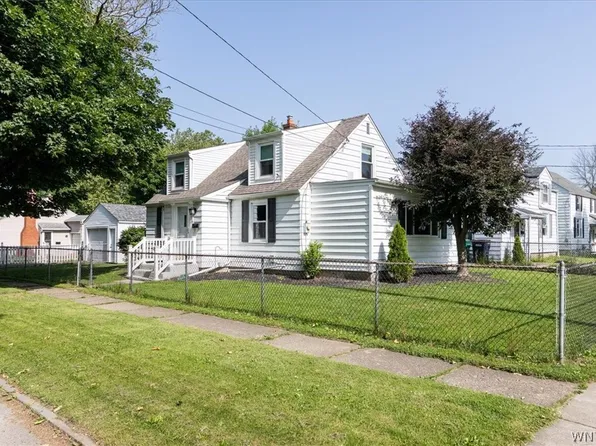 8116 Lindbergh Ave, Niagara Falls, NY 14304