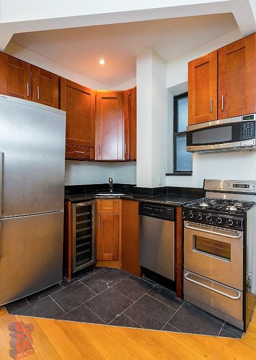 1st image of 20 Prince St APT 14