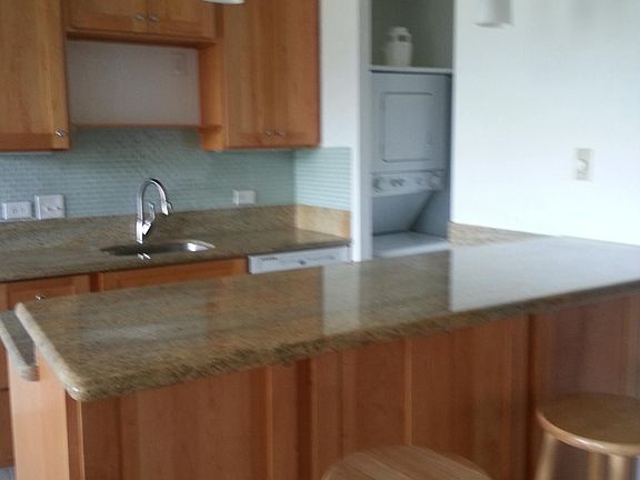 5th image of 320 Liliuokalani Ave APT 2004