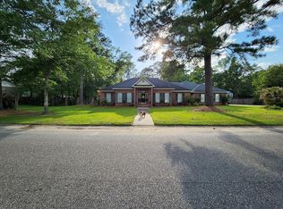 147 Baratara Dr, Chickasaw, AL 36611