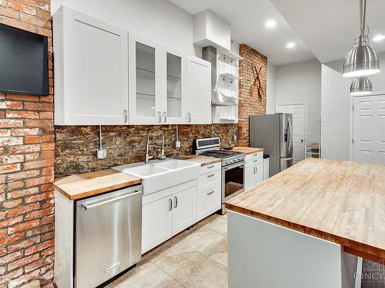 320 Seitz St — Photo 6