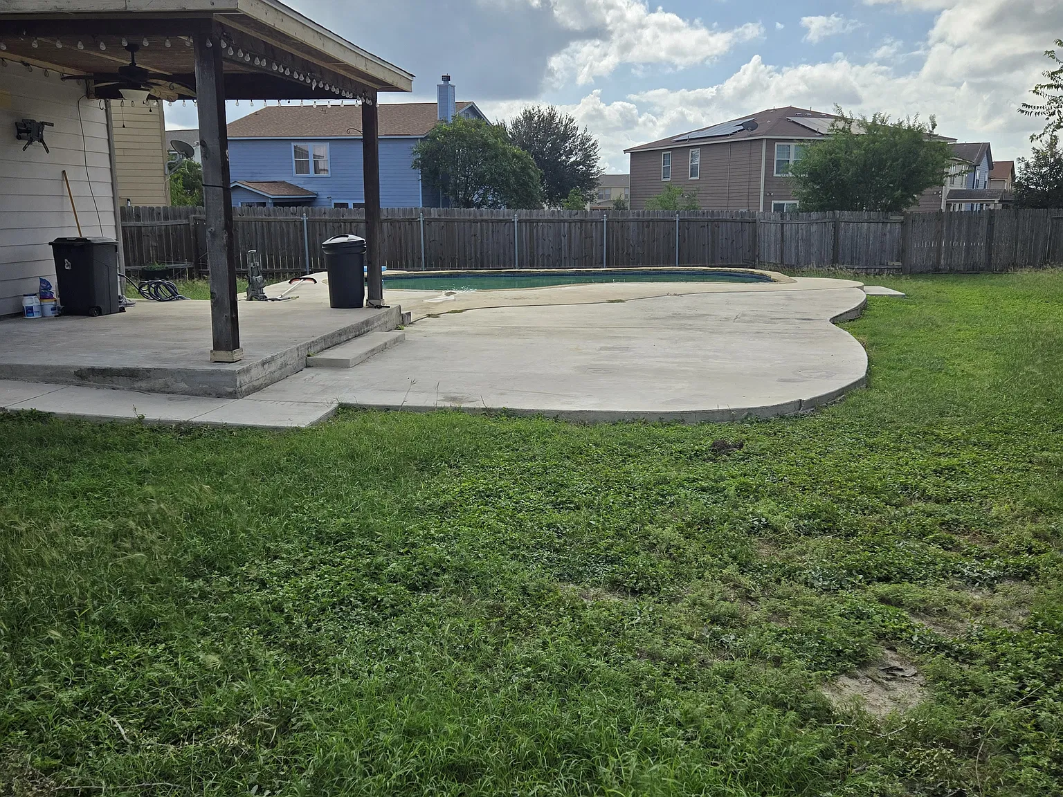 3 bed, 2.5 bath, 3068 sqft, $2,000 — Photo 1