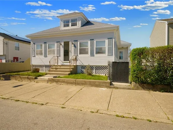 22 Dover St, Pawtucket, RI 02860