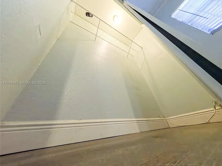 2218 N Harding St — Photo 40