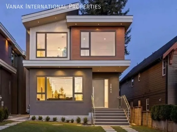 2644 Chesterfield Ave, North Vancouver, BC V7N 3M2