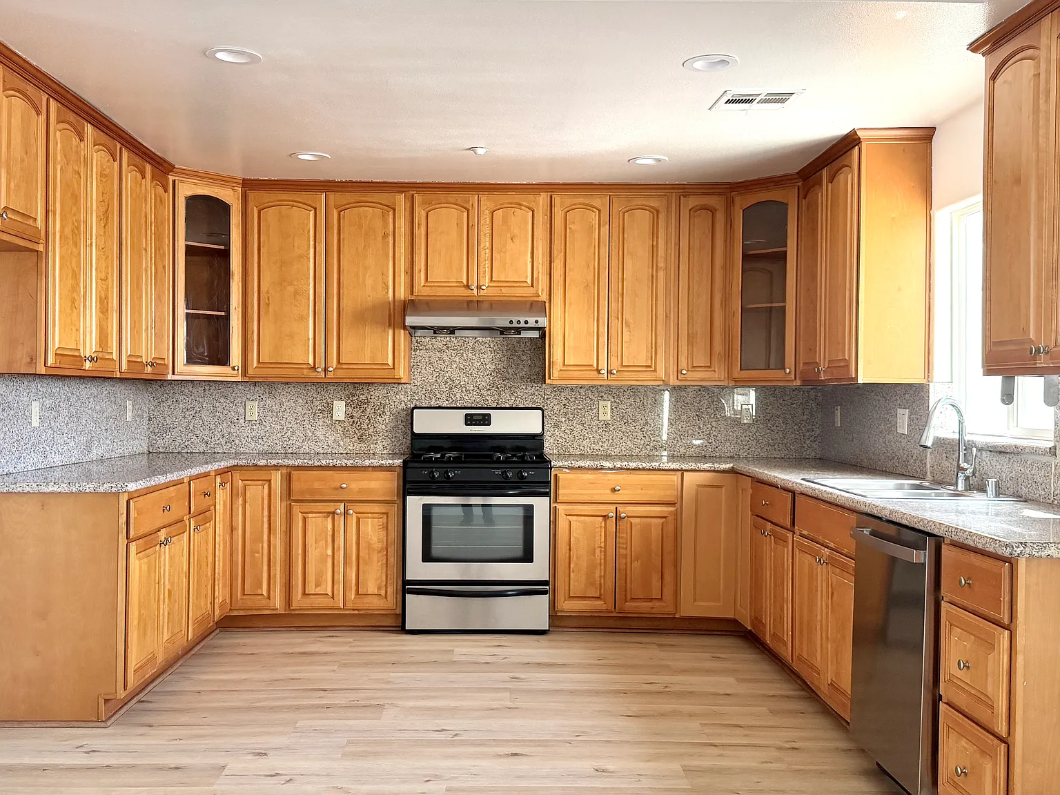2 bed, 1440 sqft, $2,650 — Photo 2