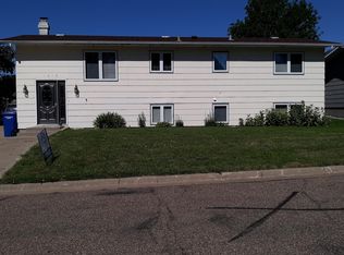 1019 Blackstone Ln, Beulah, ND 58523