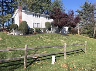 42 Thornwood Dr, Poughkeepsie, NY 12603