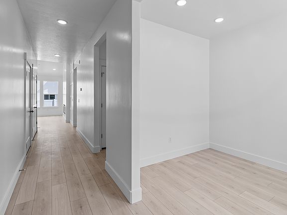 5th image of 1581 N 2300 W #131