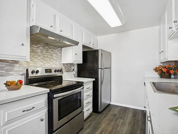 3rd image of 23930 Ocean Ave #129