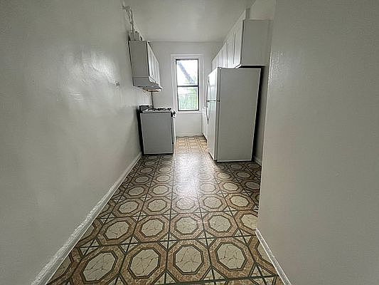 1st image of 245 Seaman Ave #5I
