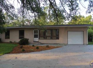 5637 SW 17th St, Topeka, KS 66604