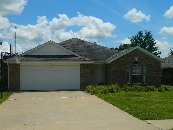 2303 SW 17th St, Bentonville, AR 72713