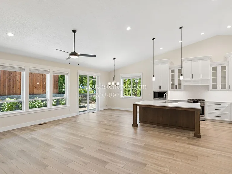 740 Jordan Elizabeth Ave SE — Photo 21