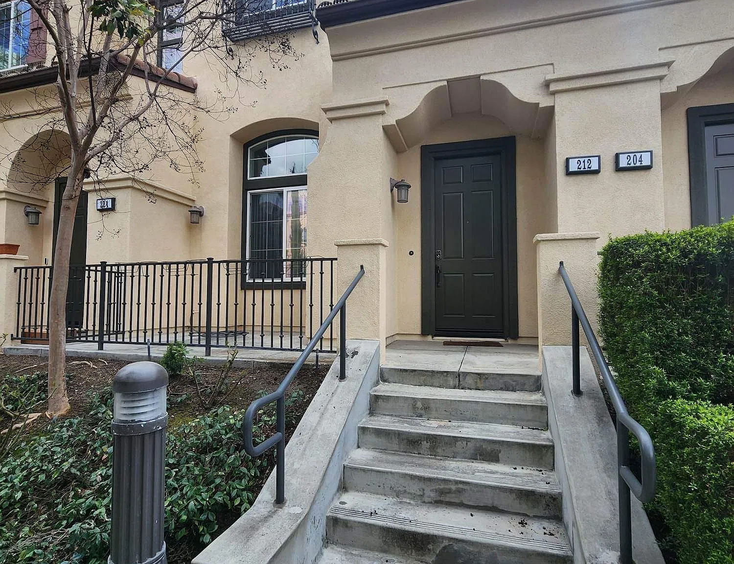 3 bed, 2.5 bath, 1492 sqft, $4,000 — Photo 1