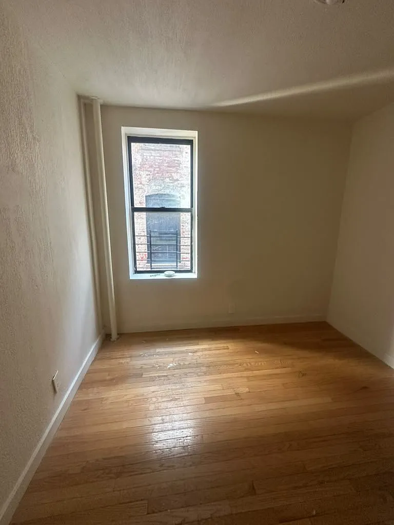 288 Hawthorne Ave — Photo 4