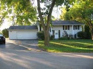 5780 Kirkwood Dr, Rockford, IL 61109
