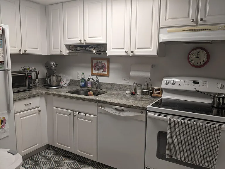 15 S Bank St #401 — Photo 2
