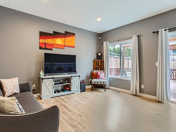 5th image of 7554 SE Hacienda St