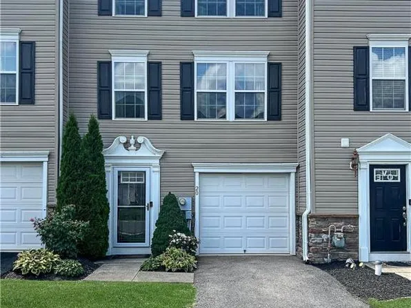 20 Gold Rose Ln, Palmer Twp, PA 18045