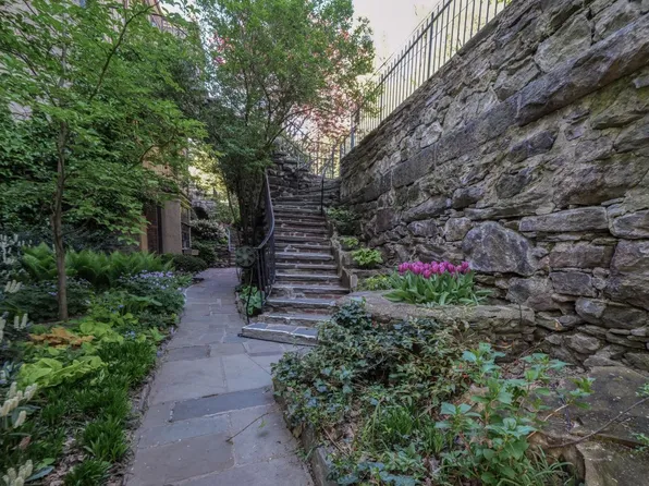 2501 Palisade Avenue image 15 of 22