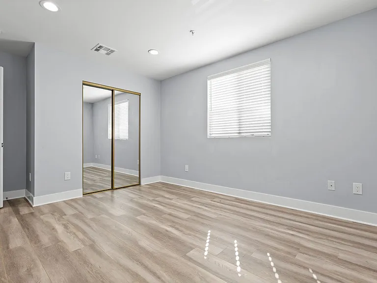 960 1/2 S Breed St — Photo 10