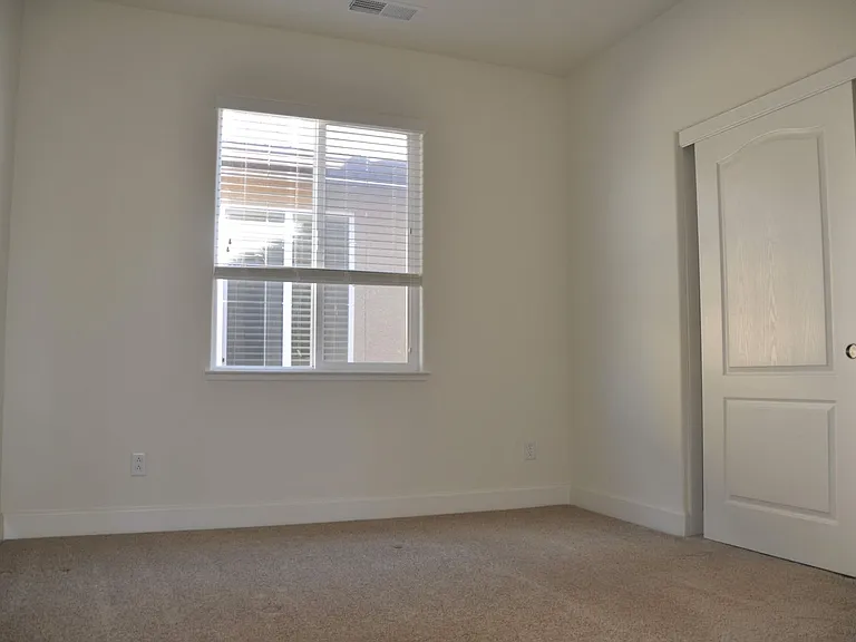 5400 Cliff House Way — Photo 7