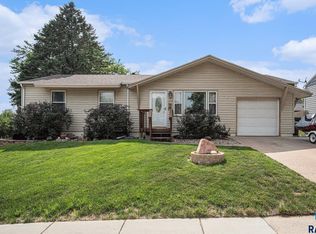 1717 S Gary Dr, Sioux Falls, SD 57103