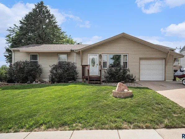 1717 S Gary Dr, Sioux Falls, SD 57103