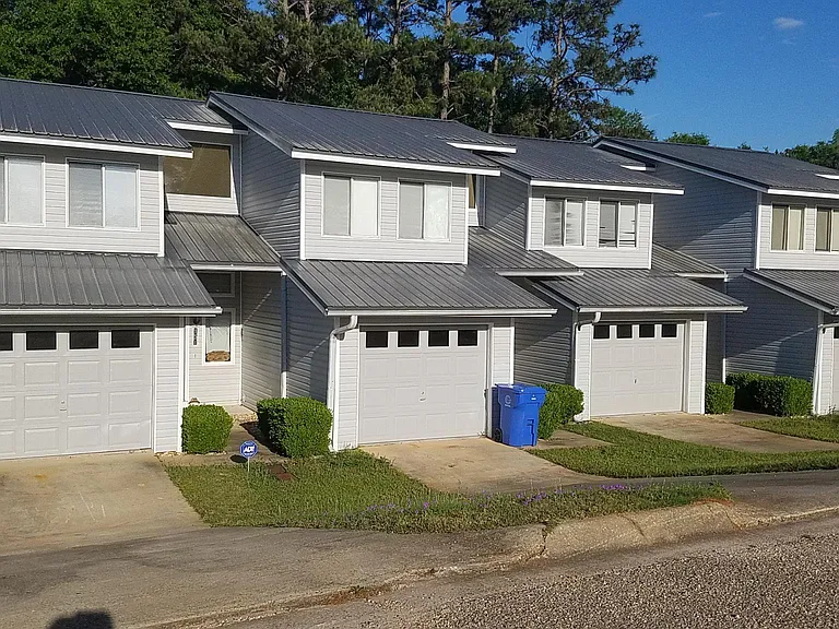 151 Candlebrook Dr — Photo 1