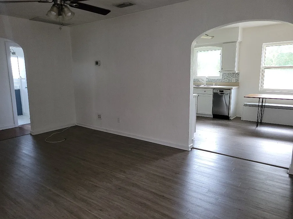 2 bed, 858 sqft, $2,295 — Photo 3