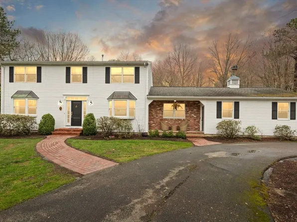 15 Ramblewood Dr, North Easton, MA 02356