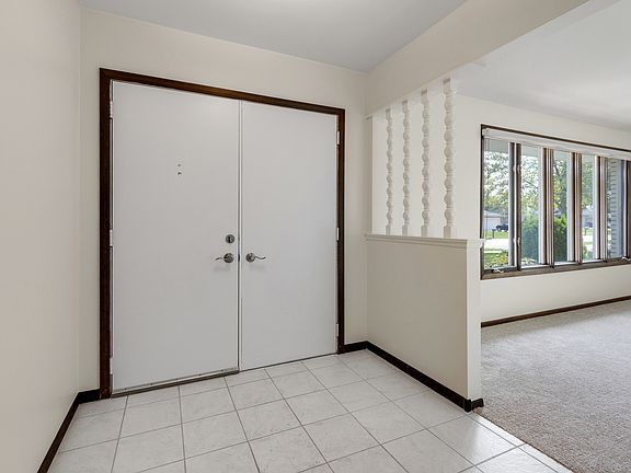 2nd image of 16562 Parkview Ave