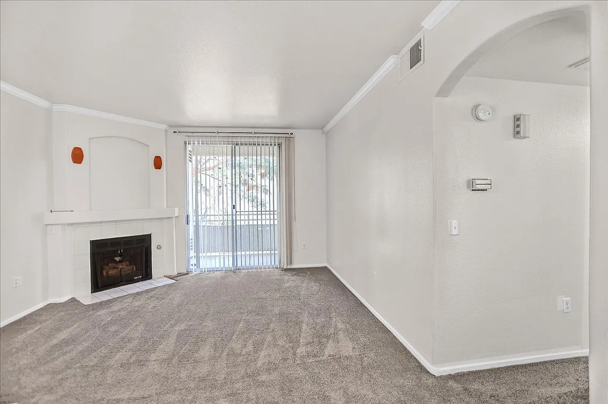 Building Photo - 75 N Valle Verde Dr #1821