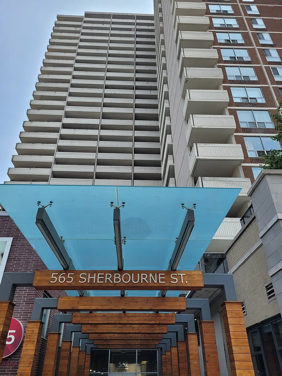 Building Photo - 565 Sherbourne St