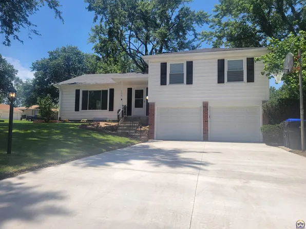2235 SW Prairie Rd, Topeka, KS 66614