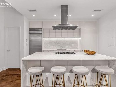 130 E 12th St APT 3A, New York, NY, 10003