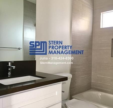 4th image of 3920 W 27th St #1/4