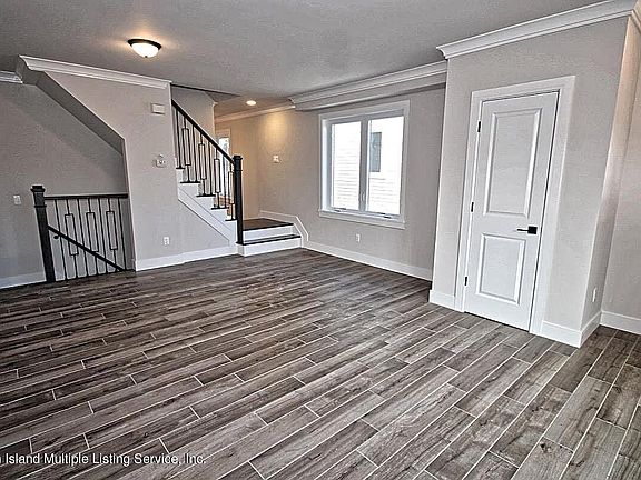 3rd image of 98 Lenevar Ave