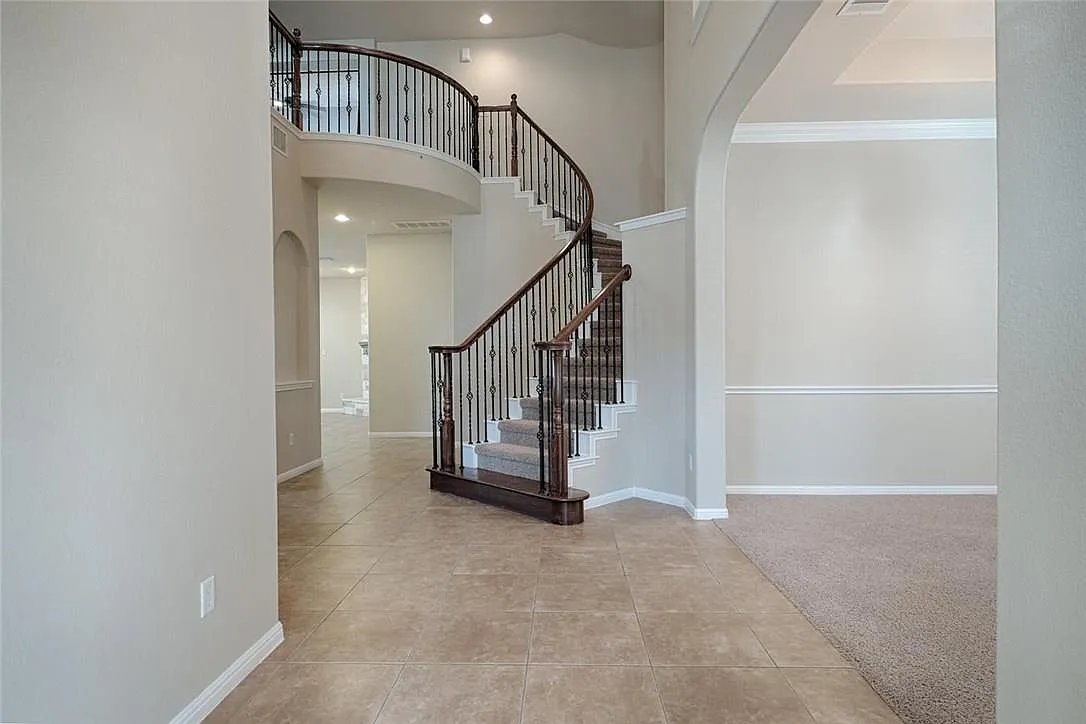 4 bed, 3.5 bath, 3532 sqft, $3,500 — Photo 3