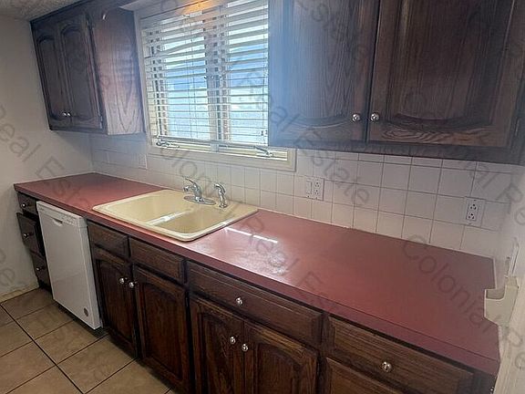 4th image of 801 N Walnut St APT B