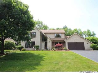 341 Pinebrook Dr, Rochester, NY 14616