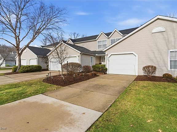 4th image of 9279 Hickory Ridge Dr