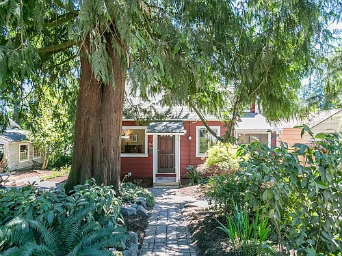 3606 SW Hume St Photo 1